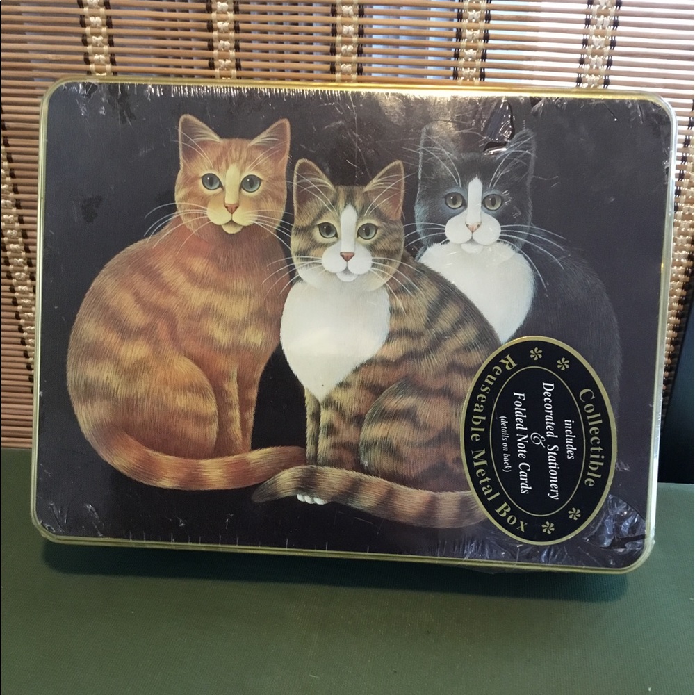 Collectible Cat Tin with Stationary and Note Cards